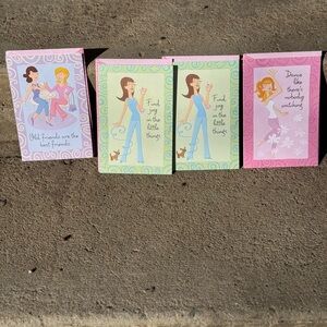 Set of 4 Assorted Pink and Green Greeting Cards‎